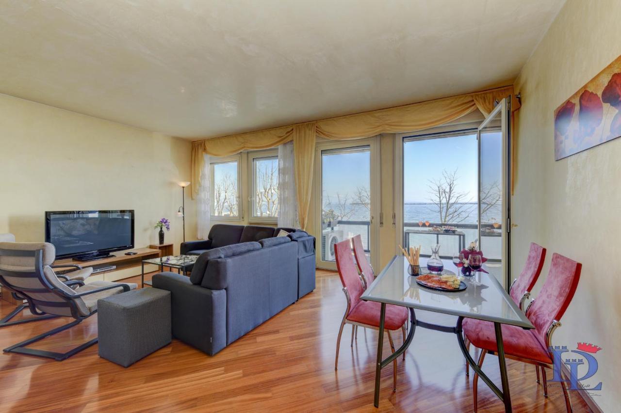 Desenzanoloft Official Partner Marriott Homes & Villas - Charming On The Lake Front Lake Desenzano del Garda Zewnętrze zdjęcie